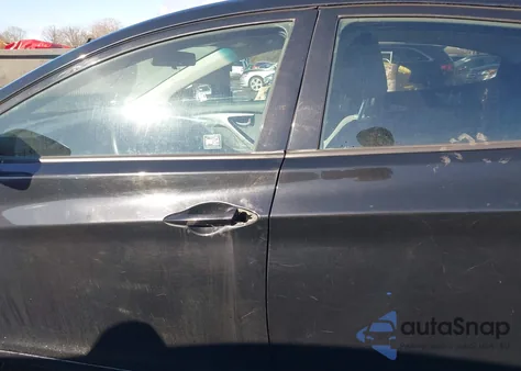 2013 Hyundai Elantra Gls z USA, uszkodzony, nr VIN 5NPDH4AE9DH369511